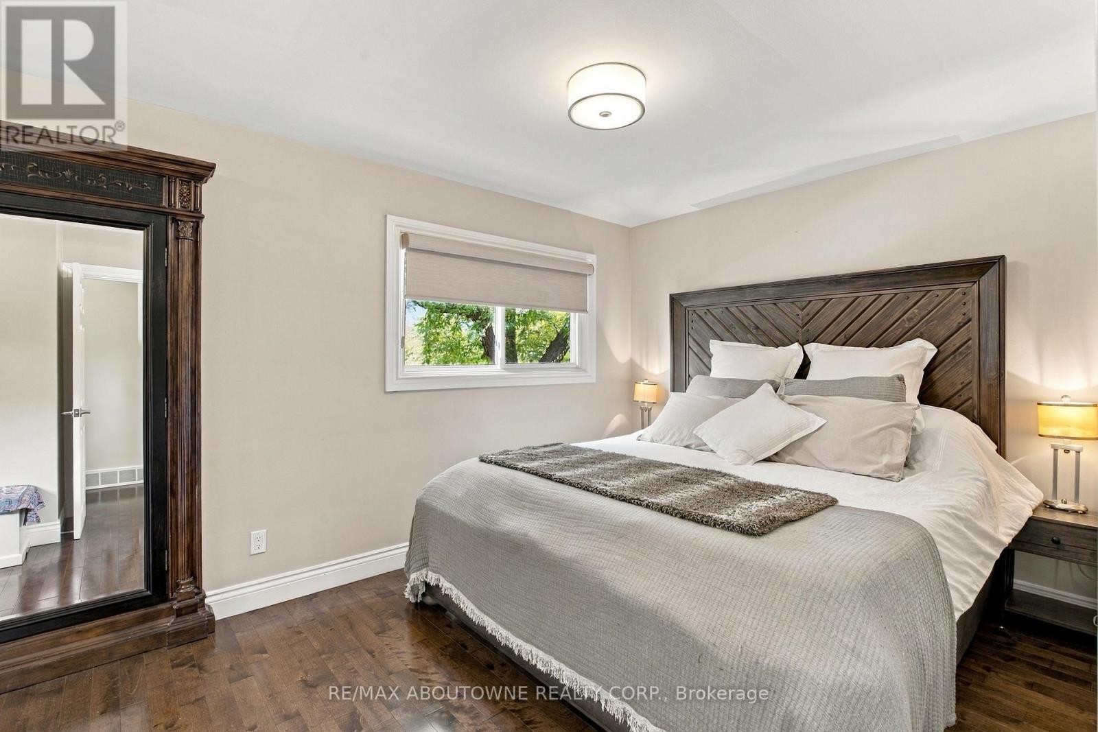 












617 SCENIC DRIVE

,
Hamilton (Westcliffe),




Ontario
L9C1H2

