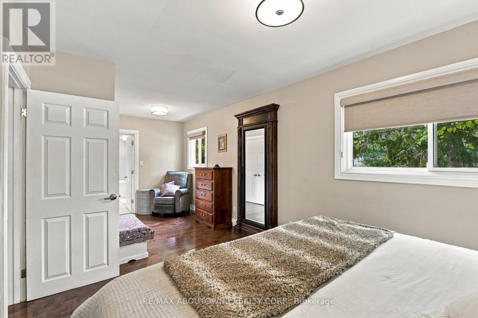 












617 SCENIC DRIVE

,
Hamilton (Westcliffe),




Ontario
L9C1H2

