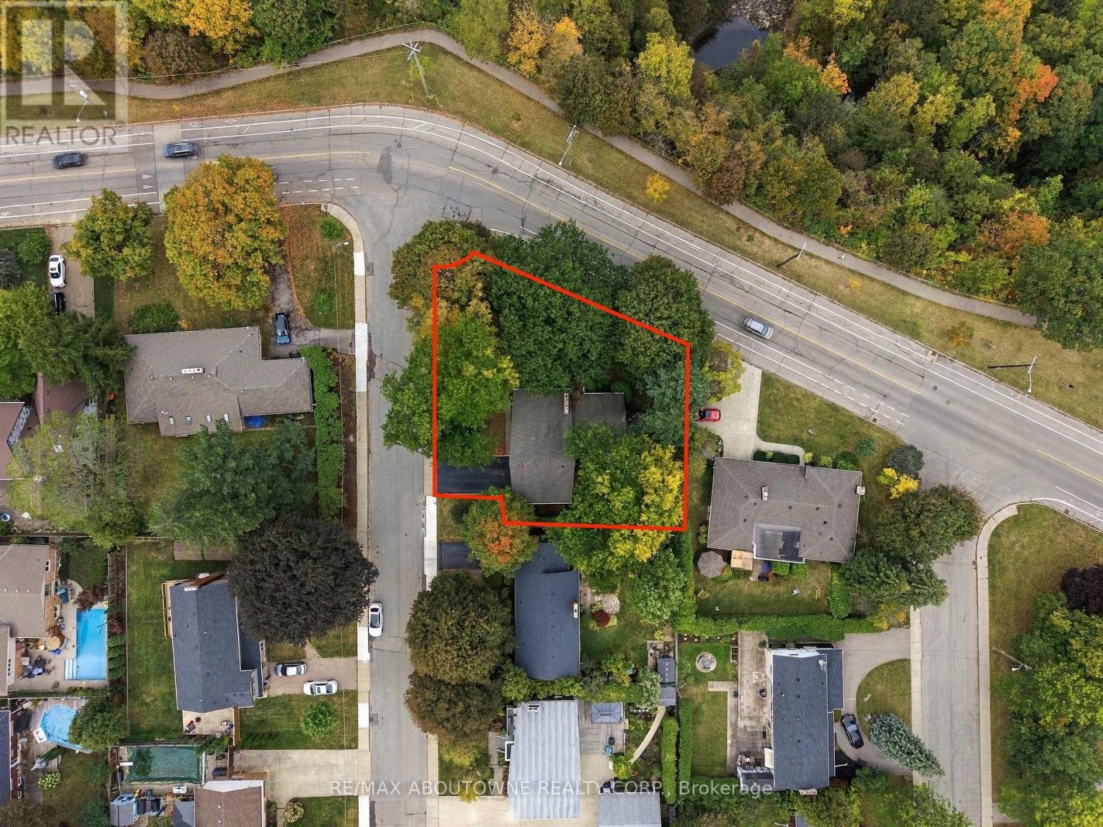 












617 SCENIC DRIVE

,
Hamilton (Westcliffe),




Ontario
L9C1H2


