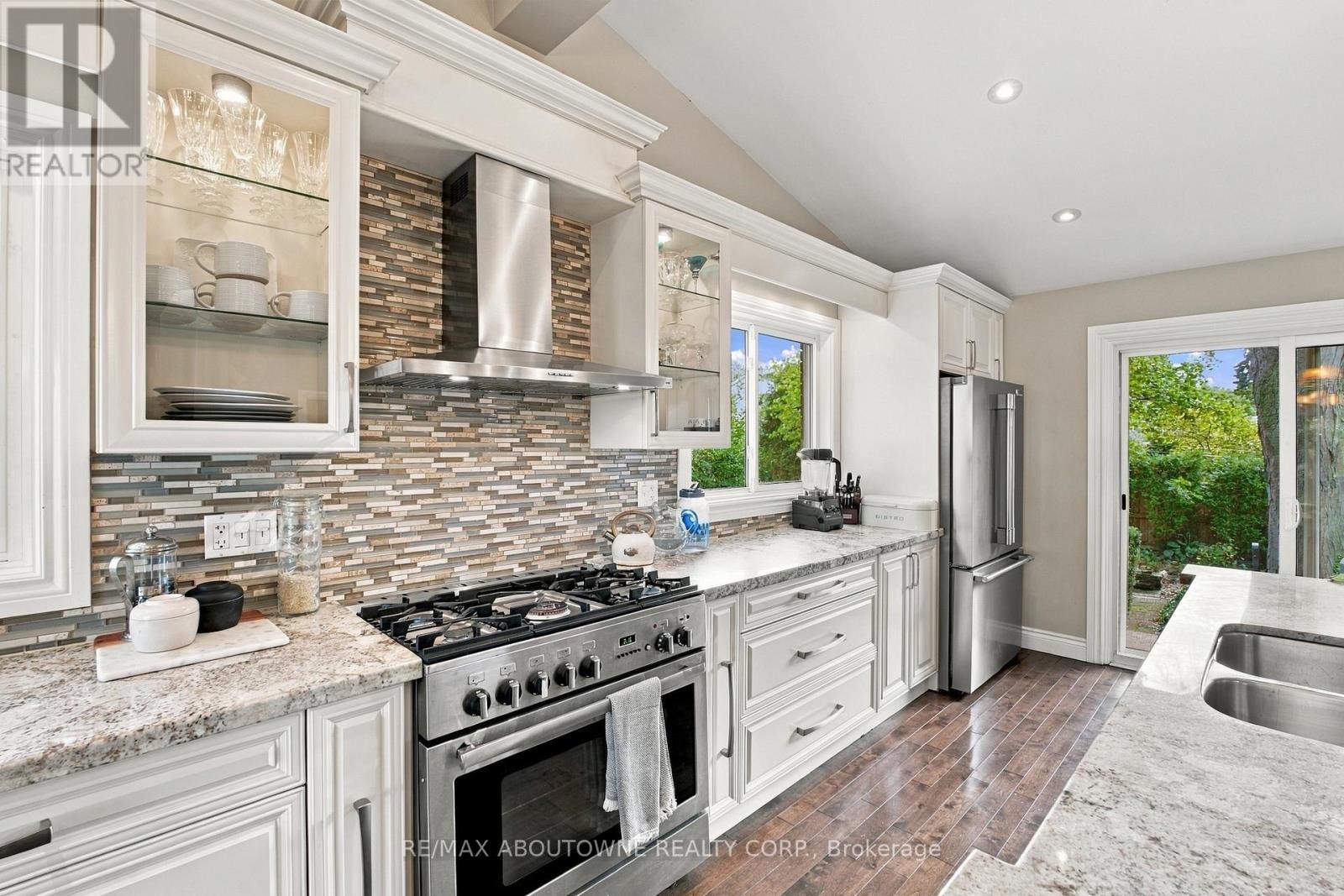 












617 SCENIC DRIVE

,
Hamilton (Westcliffe),




Ontario
L9C1H2

