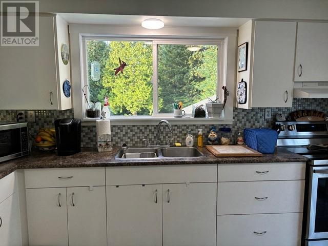 












5277 ARMSTRONG CRT

,
Powell River,




British Columbia
V8A4H2

