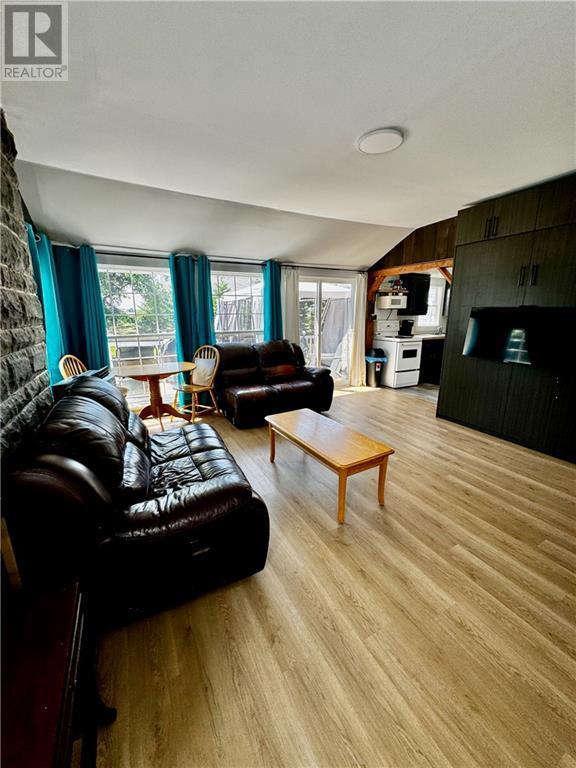 












23 Sunset Lane

,
Pointe-Du-Chêne,







New Brunswick
E4P5H2


