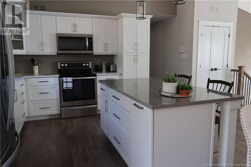 












27 Paris Street

,
Irishtown,




New Brunswick
E1H0P5


