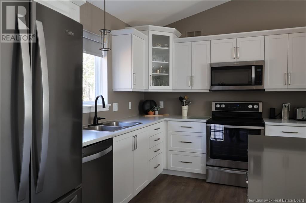 












27 Paris Street

,
Irishtown,




New Brunswick
E1H0P5

