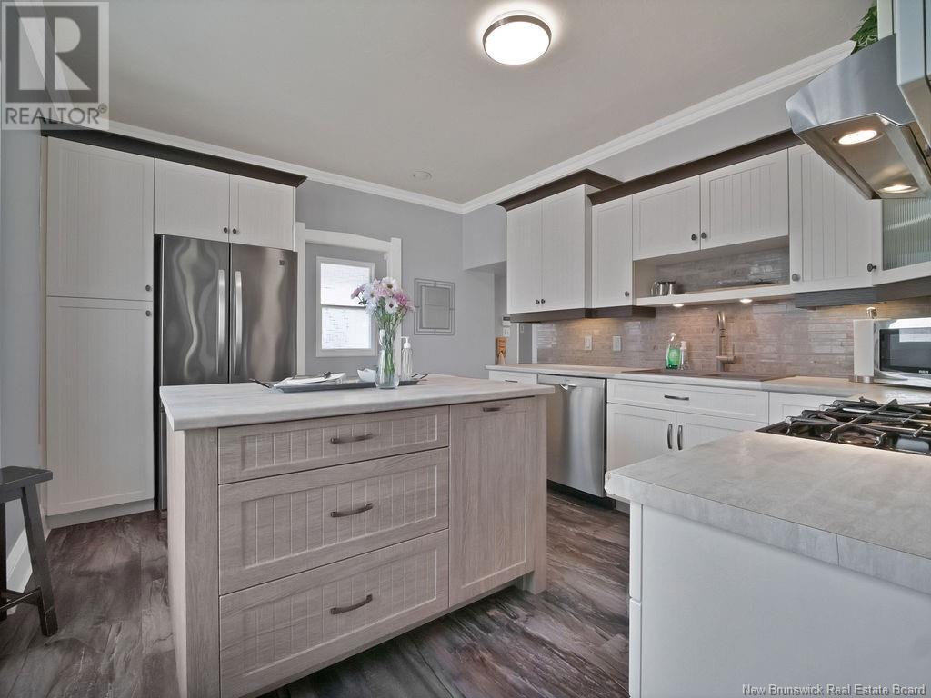 












173 Church

,
Moncton,




New Brunswick
E1C4Z8

