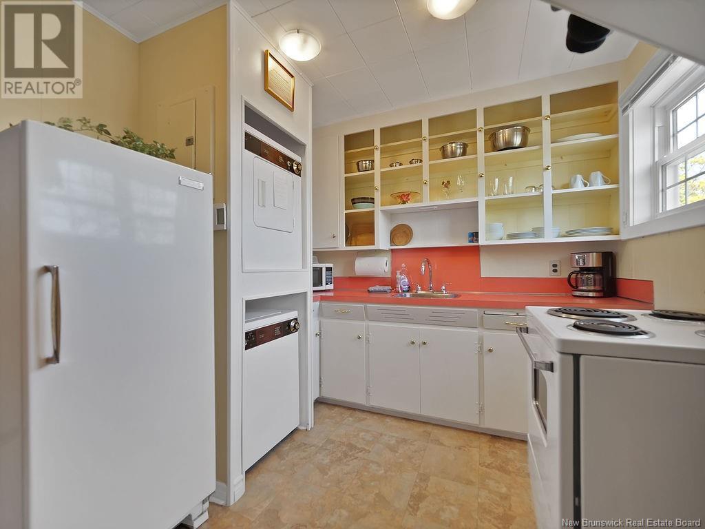 












173 Church

,
Moncton,




New Brunswick
E1C4Z8

