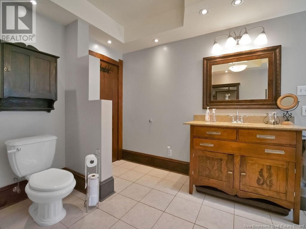 












173 Church

,
Moncton,




New Brunswick
E1C4Z8

