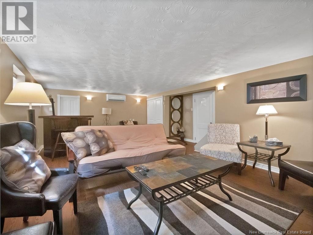 












173 Church

,
Moncton,




New Brunswick
E1C4Z8

