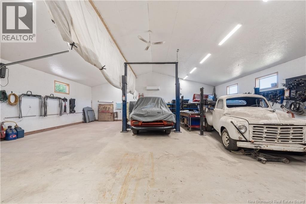 












2401 NB-132 Route

,
Greater Lakeburn,




New Brunswick
E1H4Z7

