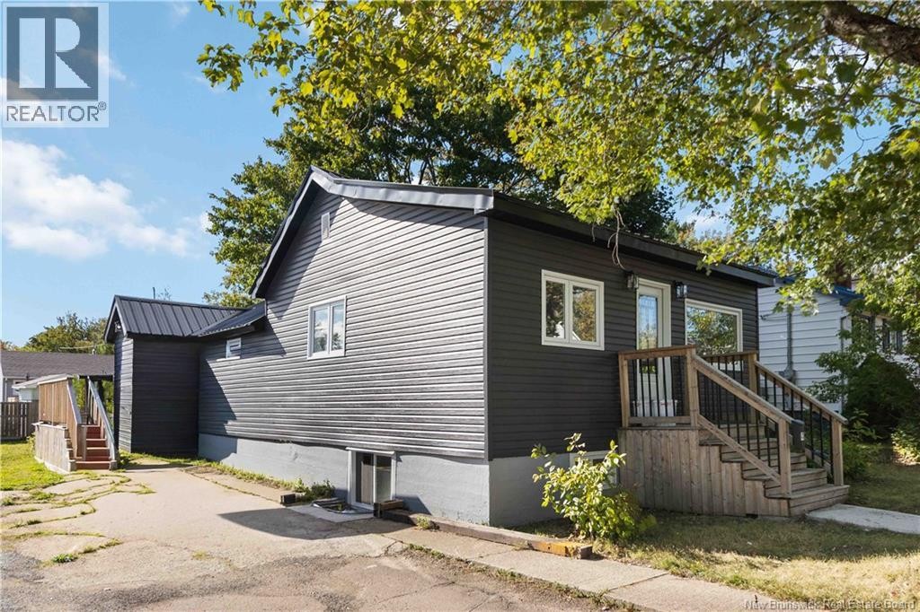 












48 Eighth Street

,
Moncton,




New Brunswick
E1E3E9

