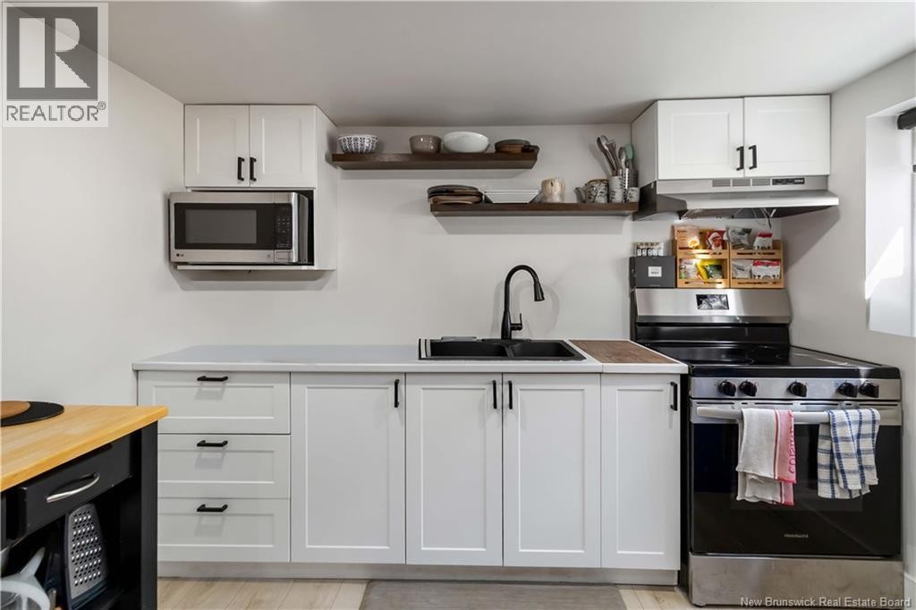 












48 Eighth Street

,
Moncton,




New Brunswick
E1E3E9

