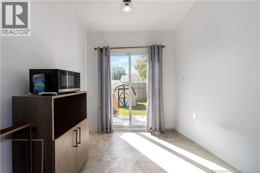 












48 Eighth Street

,
Moncton,




New Brunswick
E1E3E9

