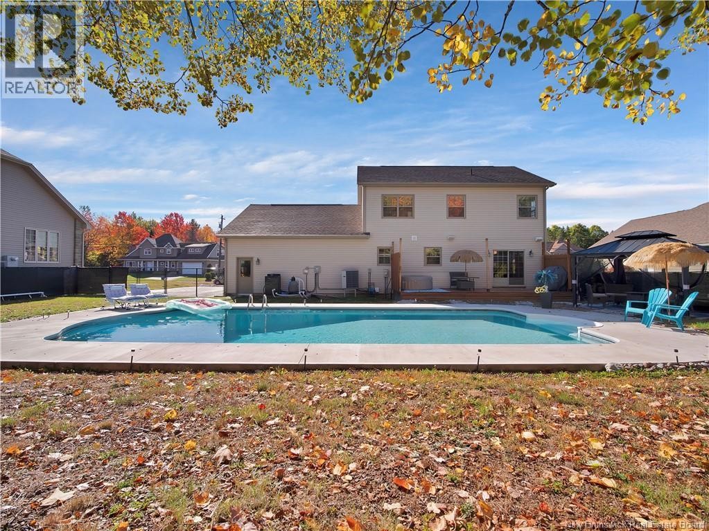 












94 du Golf

,
Dieppe,




New Brunswick
E1A8J6

