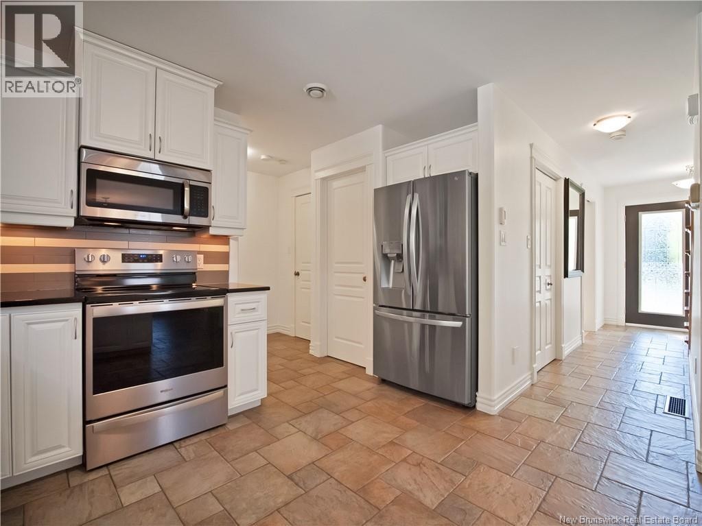 












94 du Golf

,
Dieppe,




New Brunswick
E1A8J6

