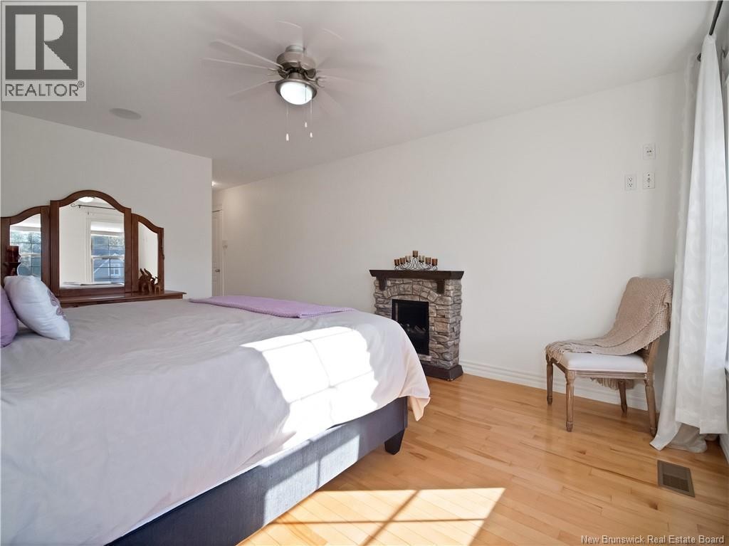 












94 du Golf

,
Dieppe,




New Brunswick
E1A8J6

