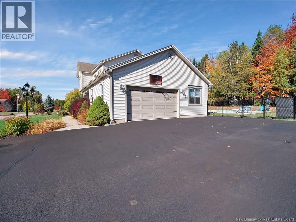 












94 du Golf

,
Dieppe,




New Brunswick
E1A8J6

