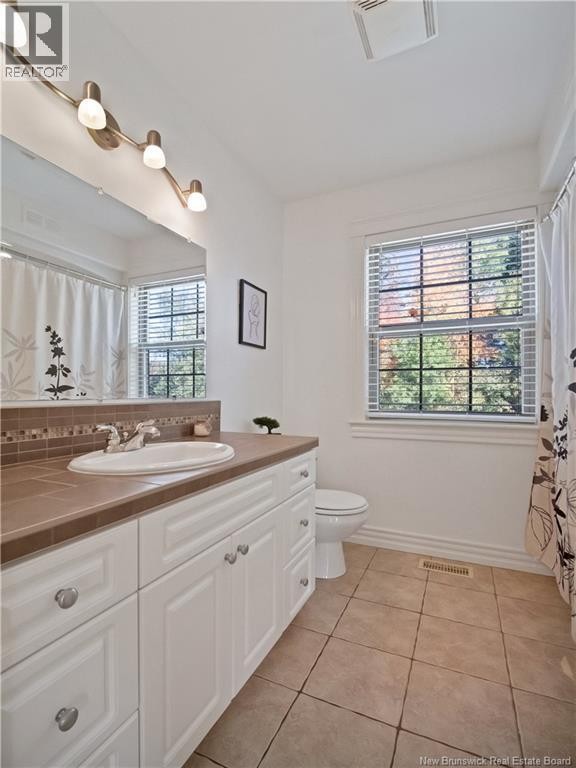 












94 du Golf

,
Dieppe,




New Brunswick
E1A8J6

