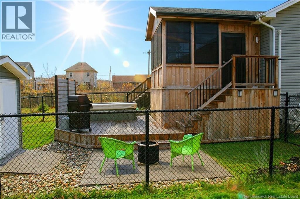 












98 O'Neill Street

,
Moncton,




New Brunswick
E1A9M1

