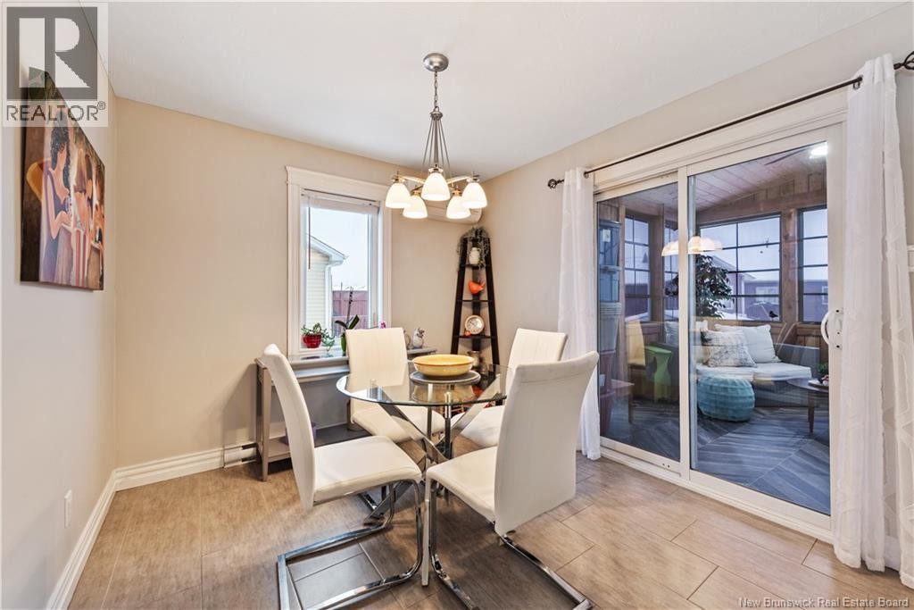 












98 O'Neill Street

,
Moncton,




New Brunswick
E1A9M1

