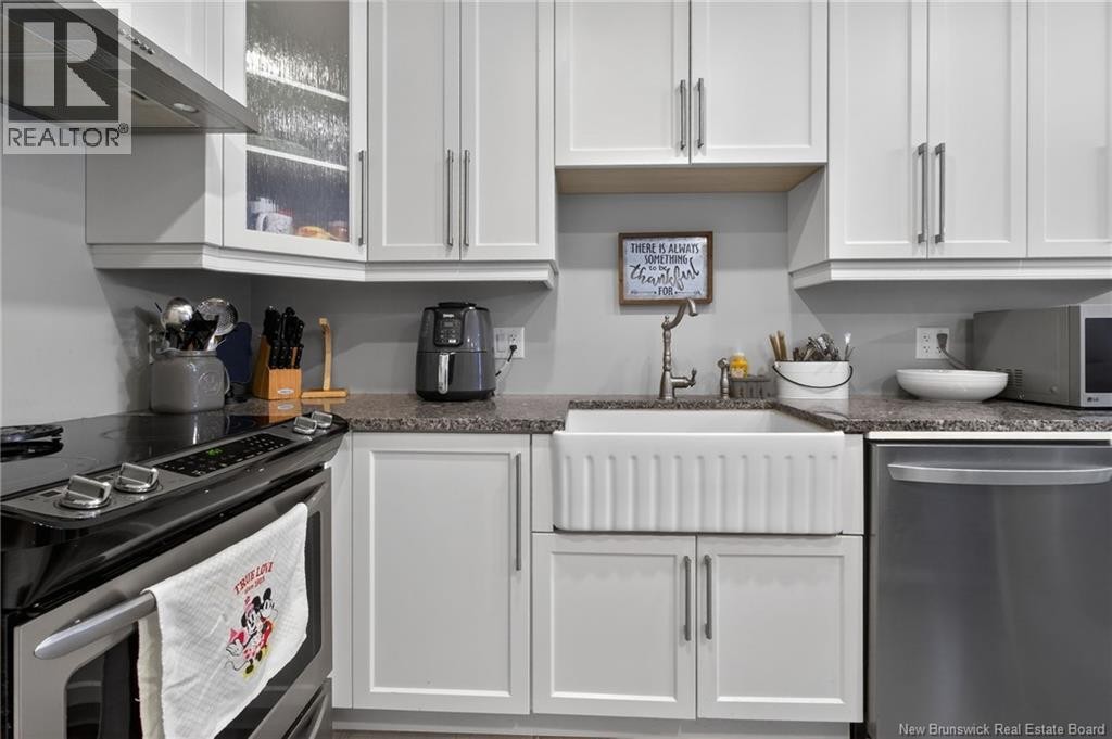 












11 Amber Ridge Court

,
Berry Mills,




New Brunswick
E1G5R3

