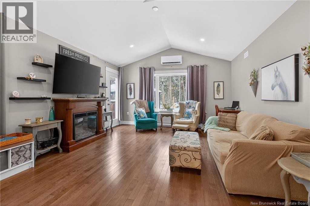 












11 Amber Ridge Court

,
Berry Mills,




New Brunswick
E1G5R3

