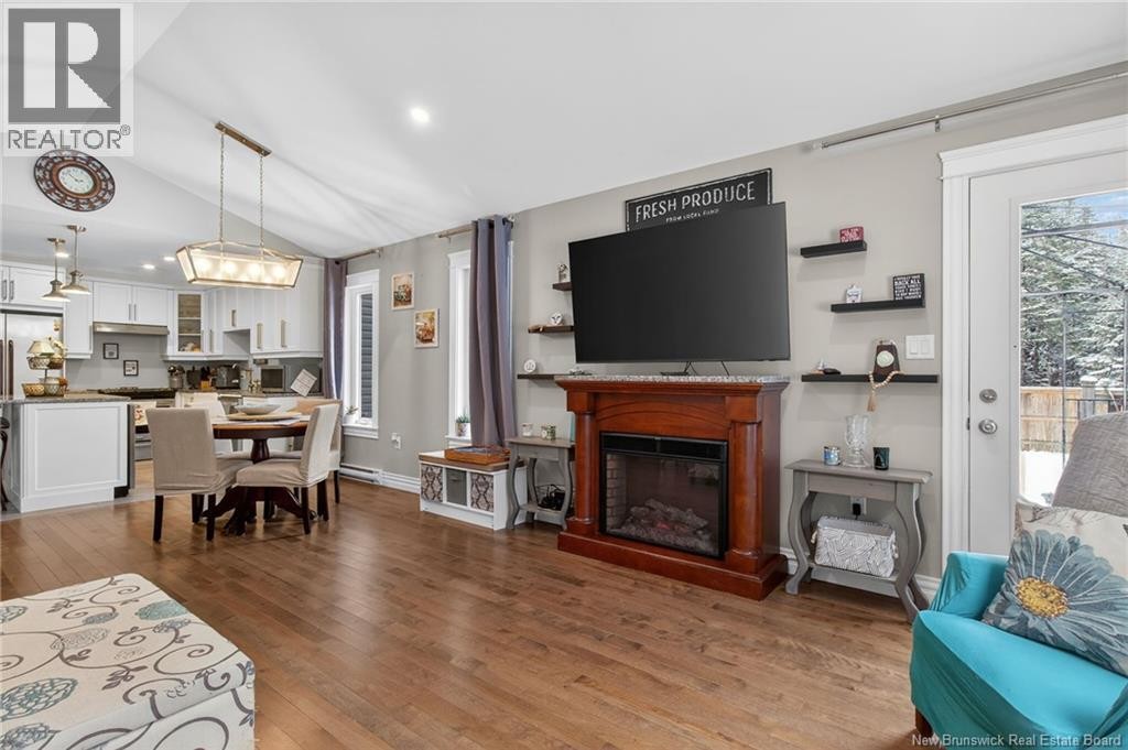 












11 Amber Ridge Court

,
Berry Mills,




New Brunswick
E1G5R3

