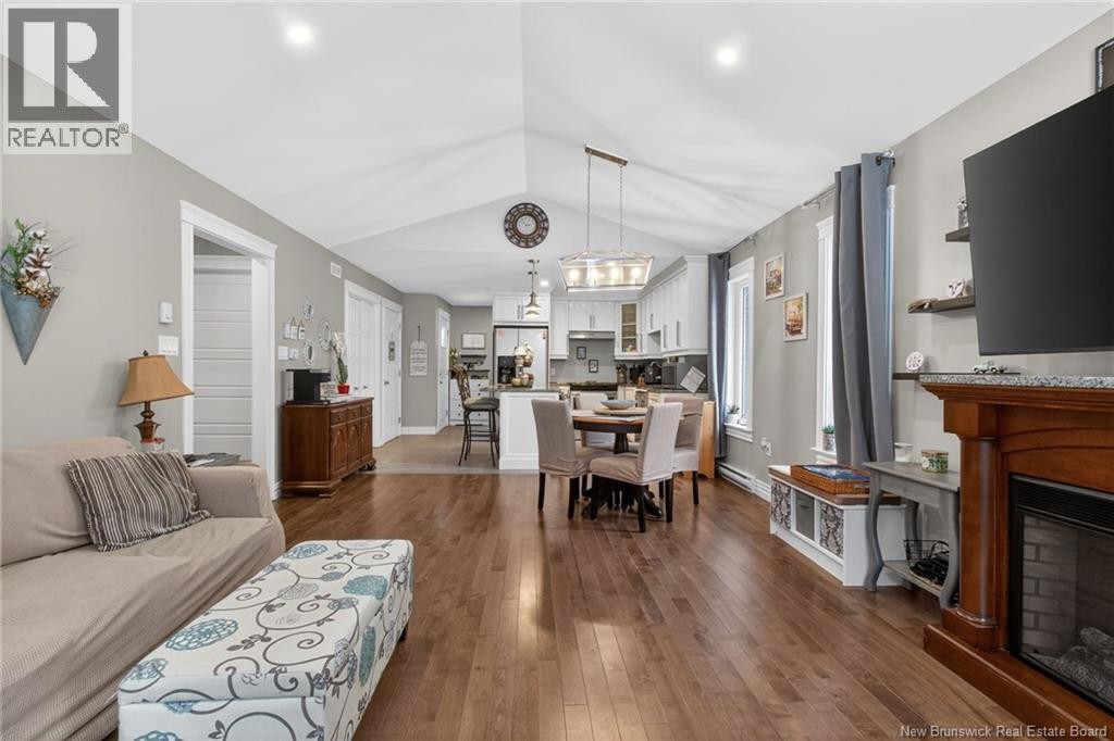 












11 Amber Ridge Court

,
Berry Mills,




New Brunswick
E1G5R3

