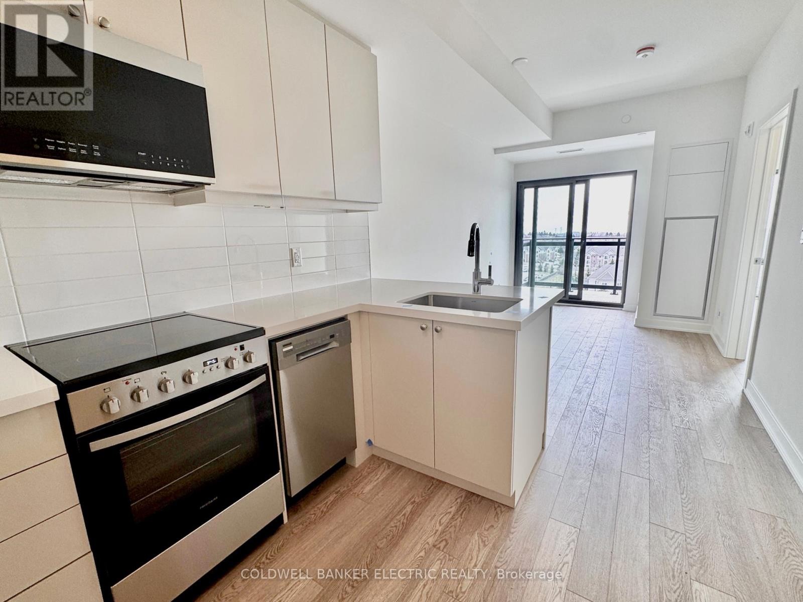 












51 - 805 CLARINGTON BOULEVARD

,
Clarington (Bowmanville),




Ontario
L1C0H6

