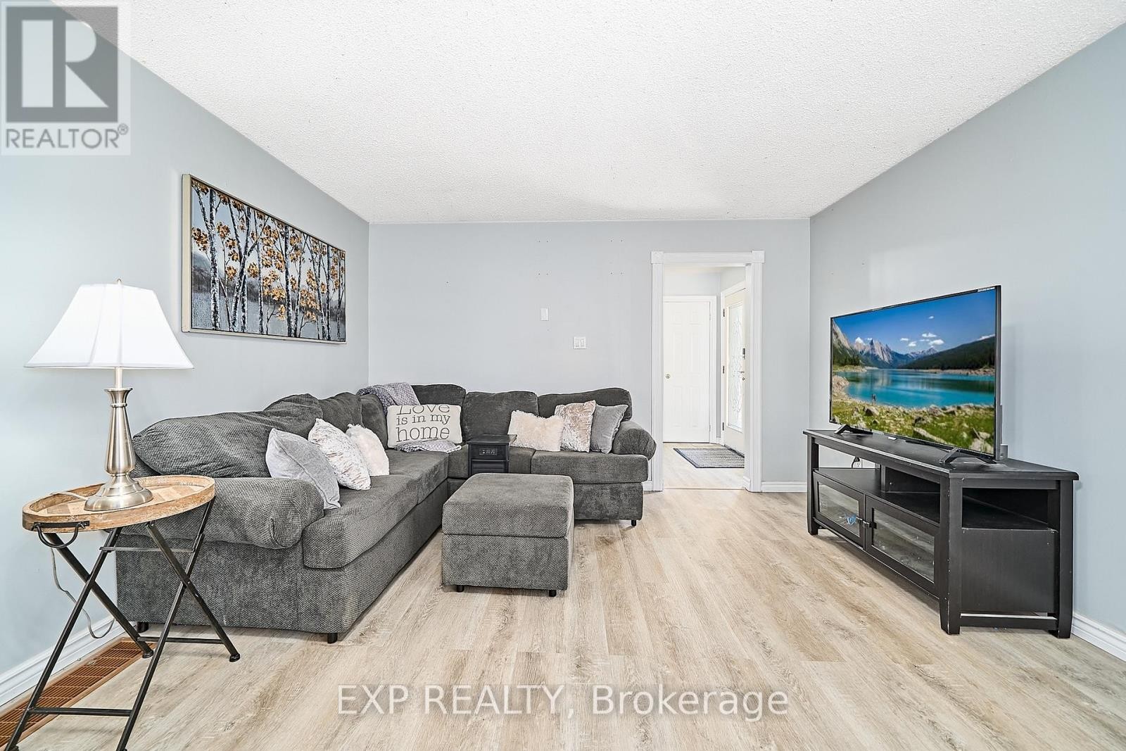 












9 HILDA AVENUE

,
Uxbridge,




Ontario
L9P1R2

