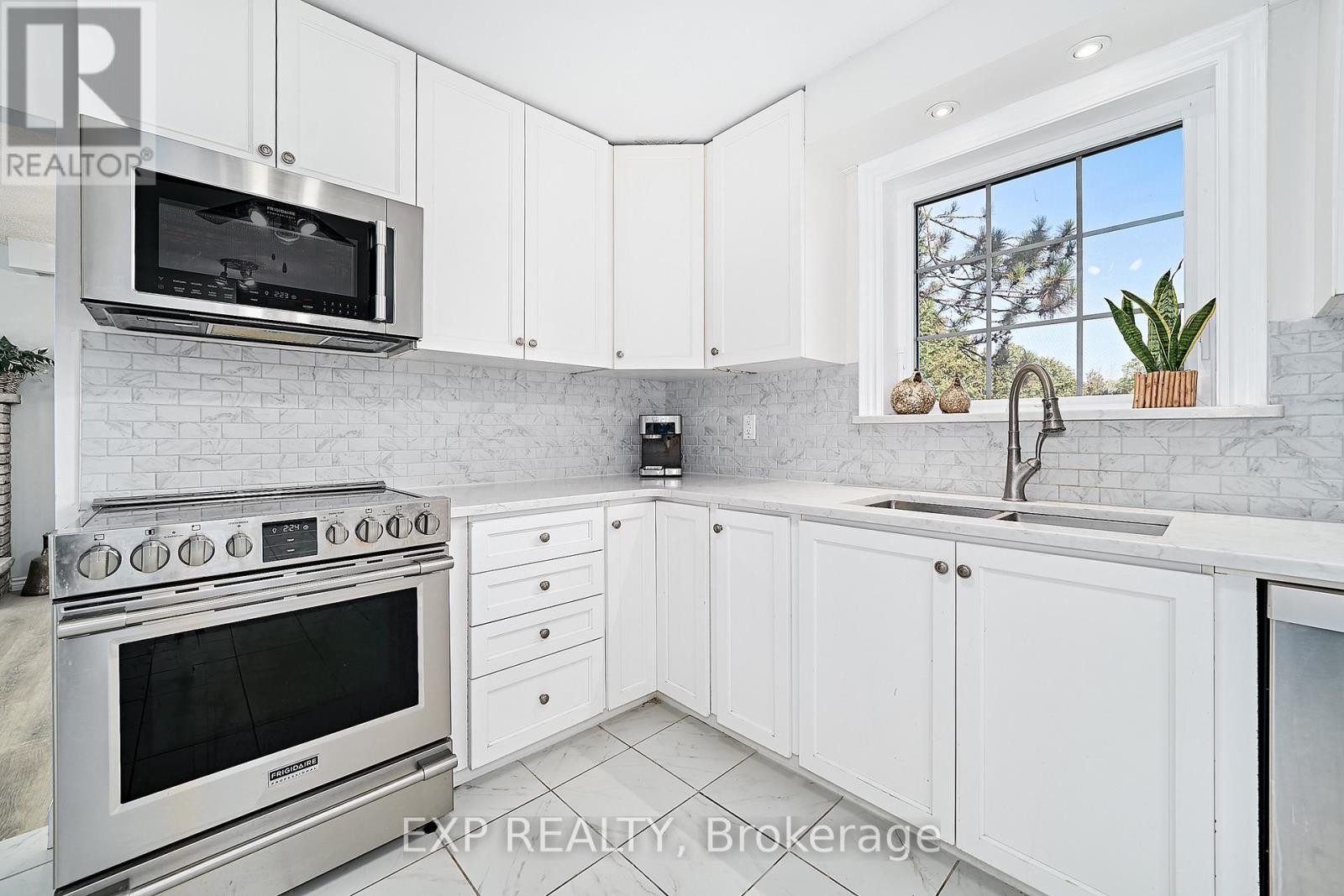 












9 HILDA AVENUE

,
Uxbridge,




Ontario
L9P1R2

