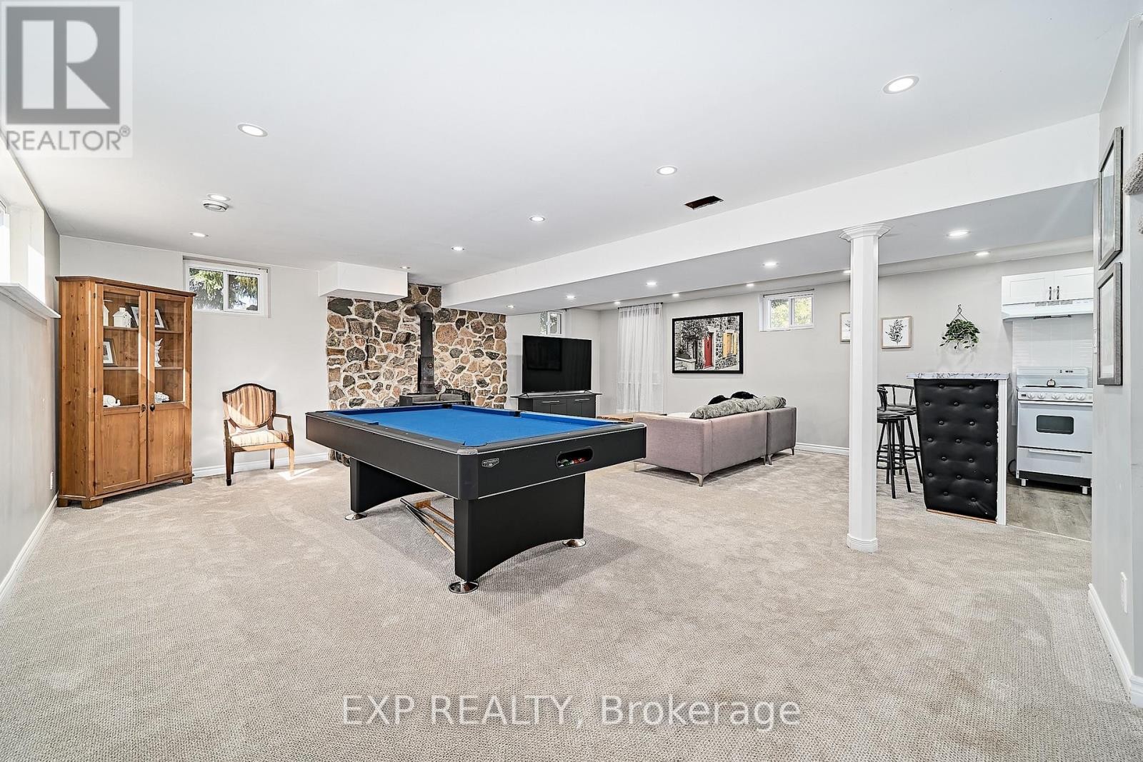 












9 HILDA AVENUE

,
Uxbridge,




Ontario
L9P1R2

