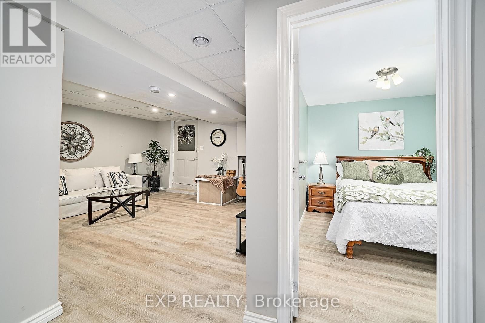 












9 HILDA AVENUE

,
Uxbridge,




Ontario
L9P1R2

