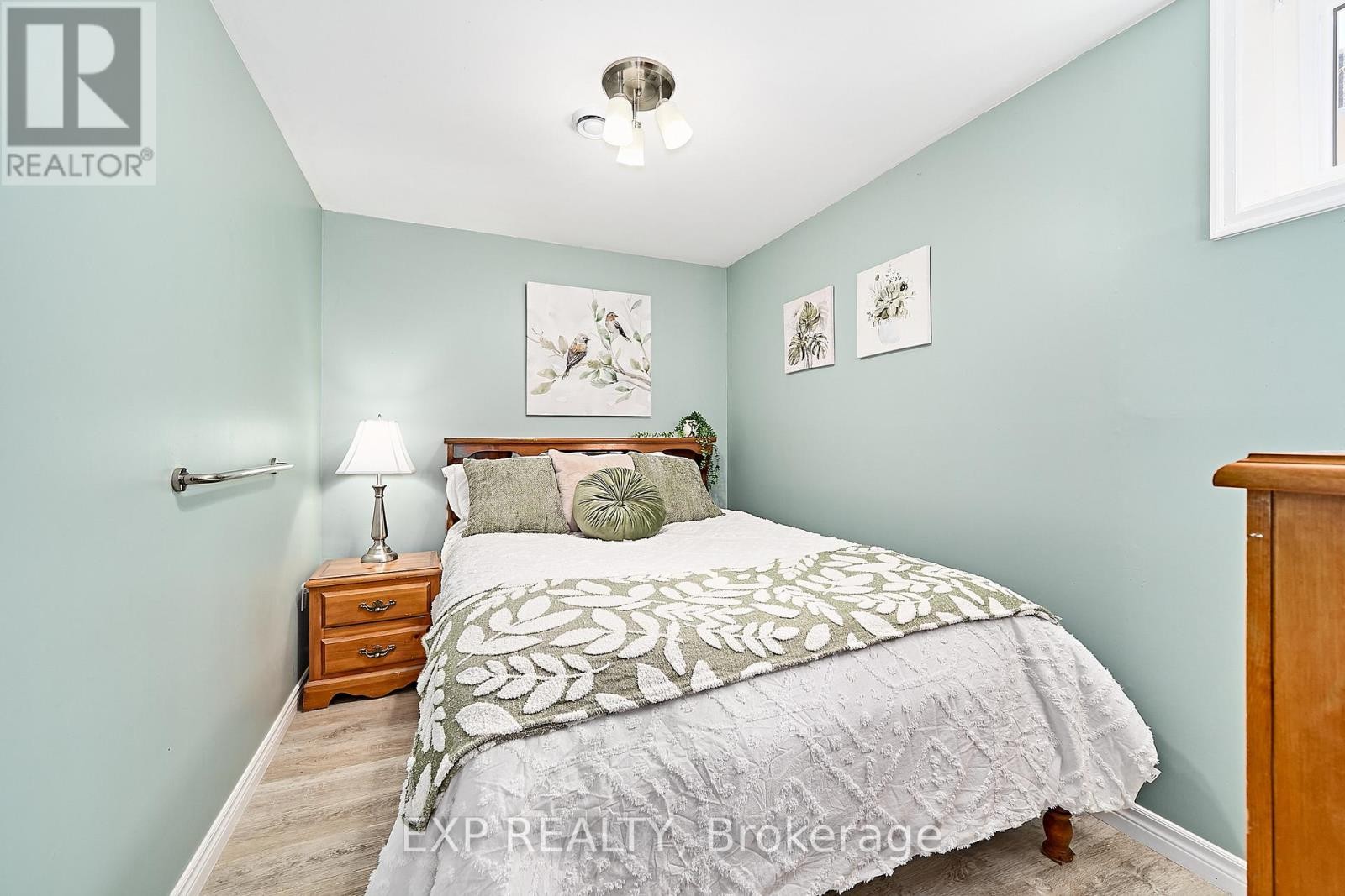 












9 HILDA AVENUE

,
Uxbridge,




Ontario
L9P1R2

