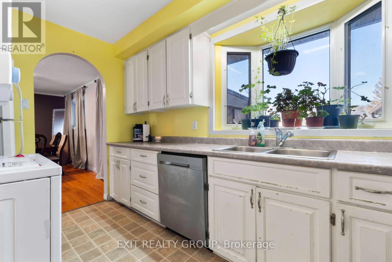 












4 WALDEN CIRCLE

,
Belleville (Belleville Ward),




Ontario
K8P2C3

