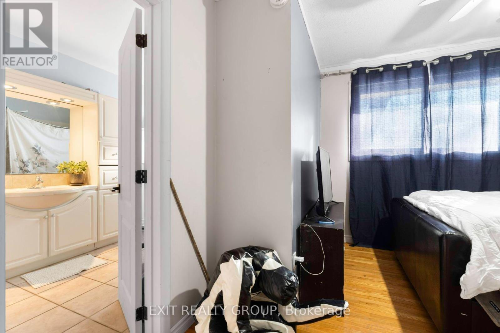 












4 WALDEN CIRCLE

,
Belleville (Belleville Ward),




Ontario
K8P2C3


