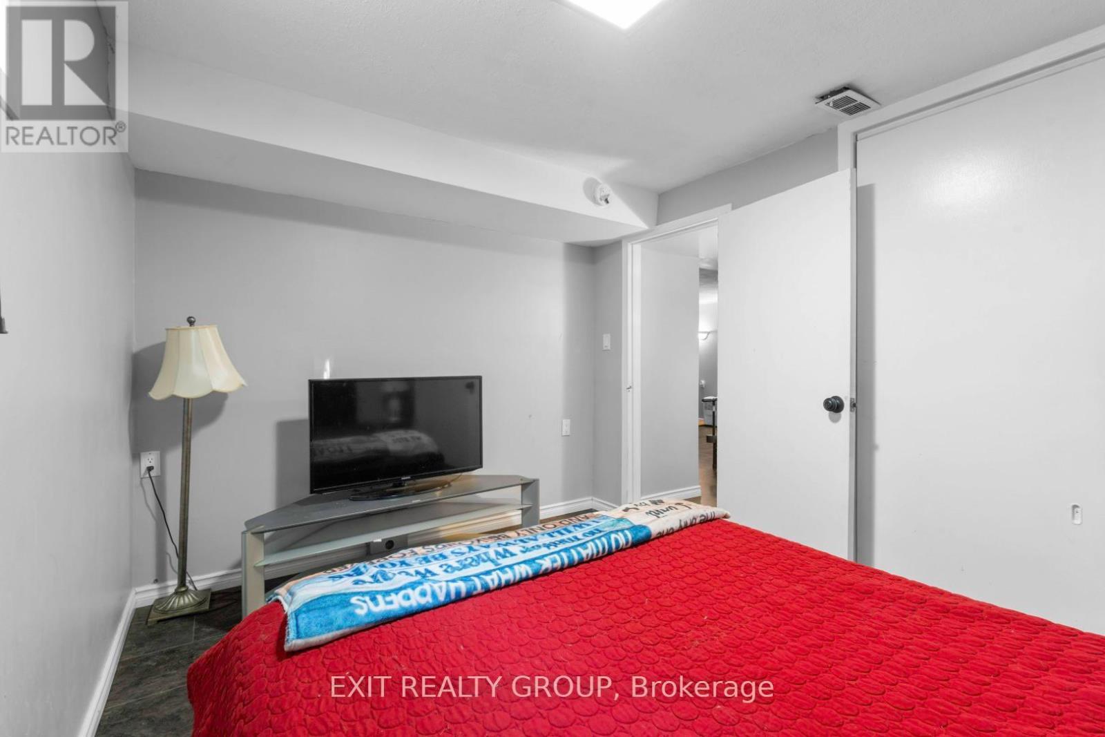 












4 WALDEN CIRCLE

,
Belleville (Belleville Ward),




Ontario
K8P2C3

