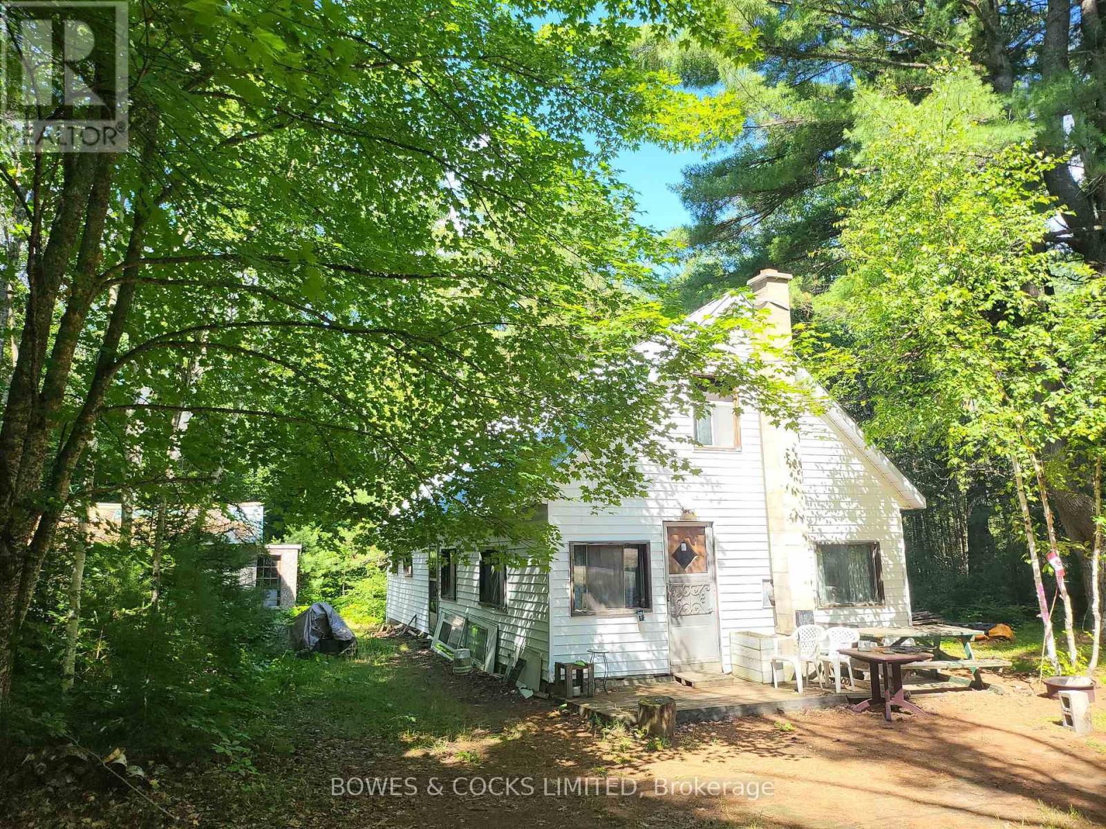












24 ROBINSON ROAD

,
Hastings Highlands (Monteagle Ward),




Ontario
K0L2S0

