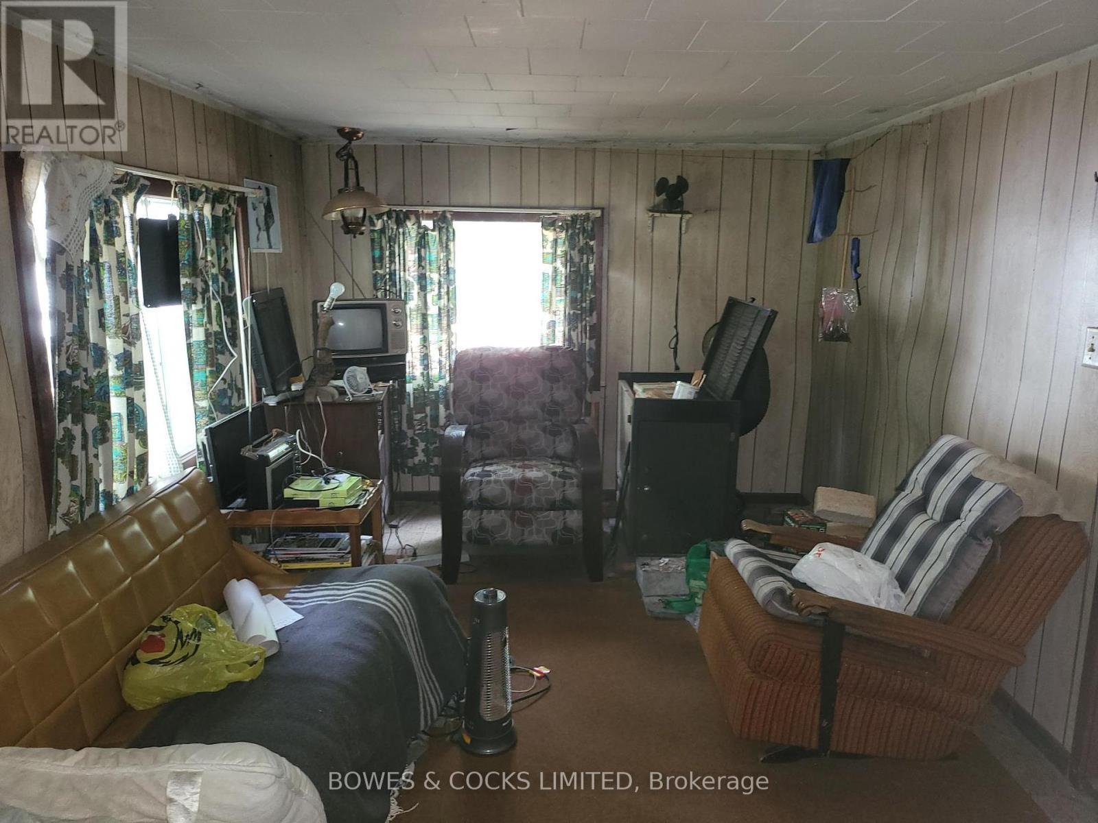 












24 ROBINSON ROAD

,
Hastings Highlands (Monteagle Ward),




Ontario
K0L2S0

