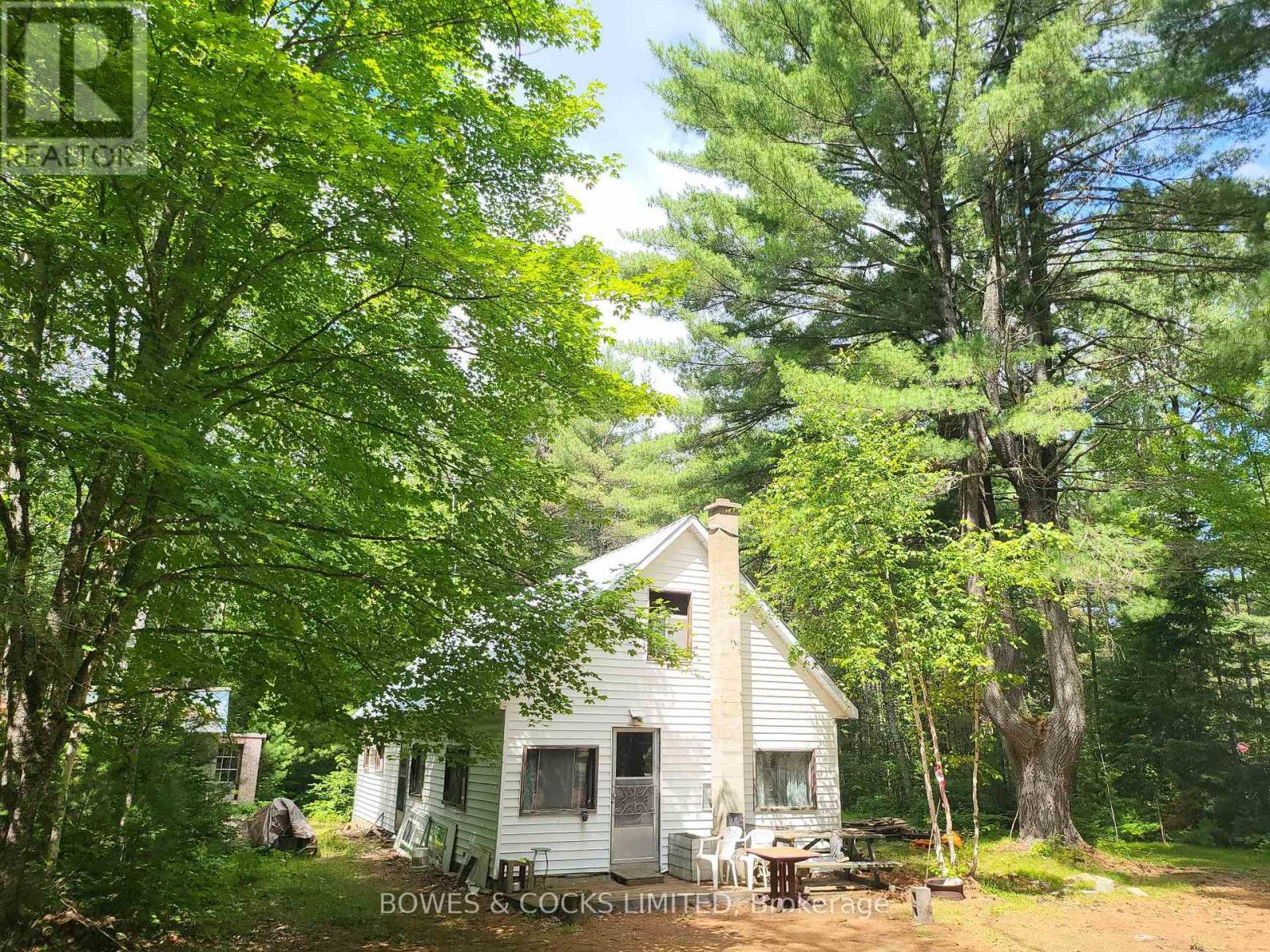 












24 ROBINSON ROAD

,
Hastings Highlands (Monteagle Ward),




Ontario
K0L2S0

