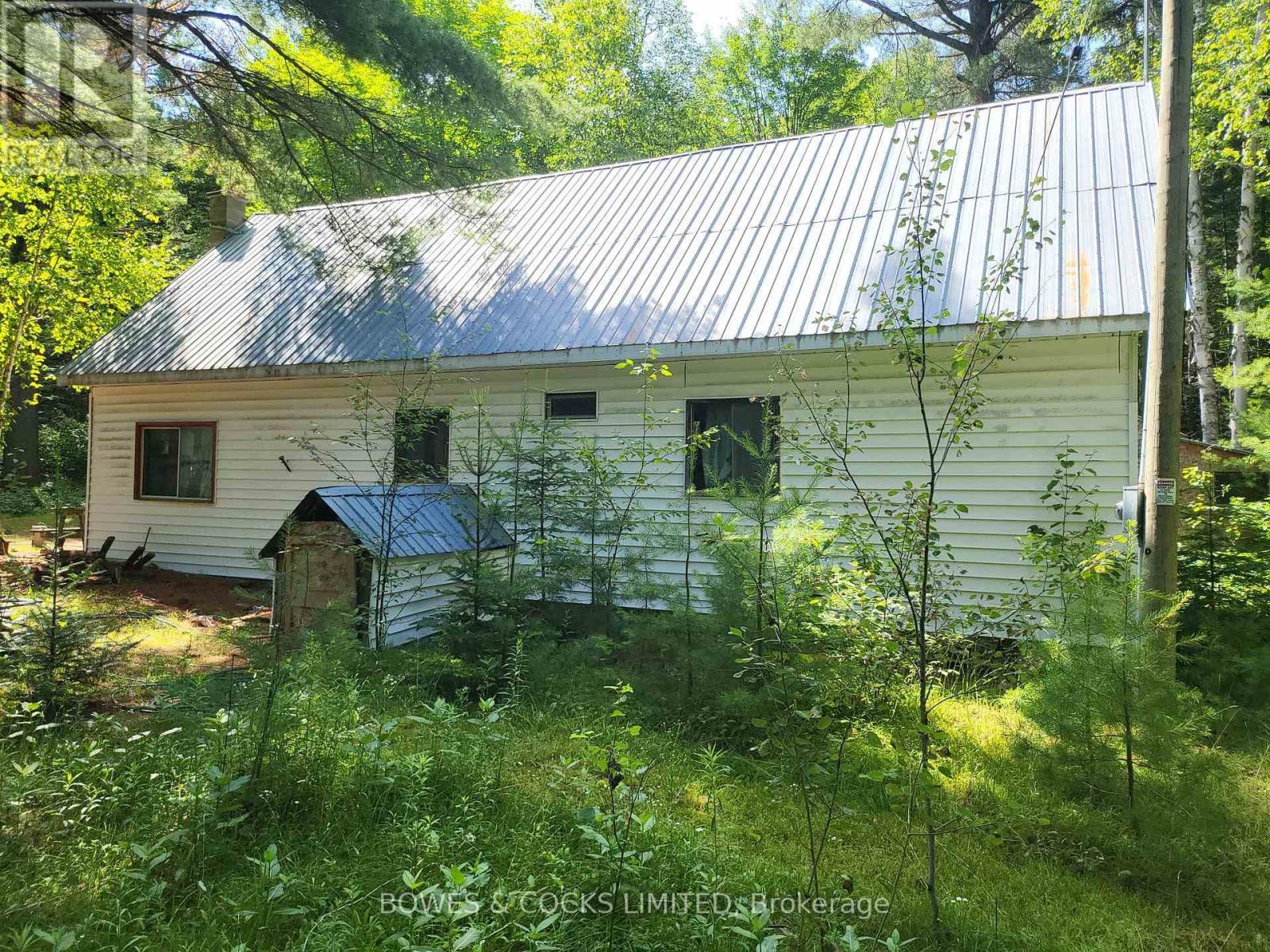 












24 ROBINSON ROAD

,
Hastings Highlands (Monteagle Ward),




Ontario
K0L2S0

