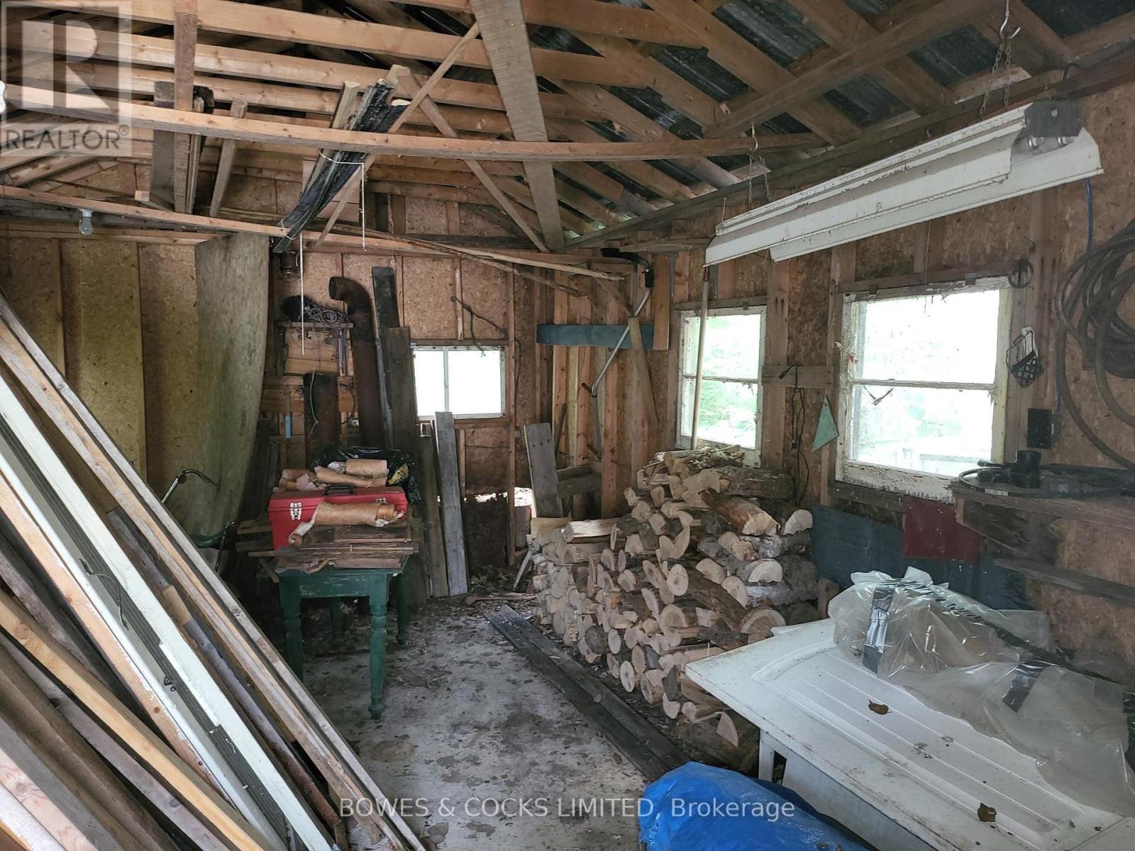 












24 ROBINSON ROAD

,
Hastings Highlands (Monteagle Ward),




Ontario
K0L2S0

