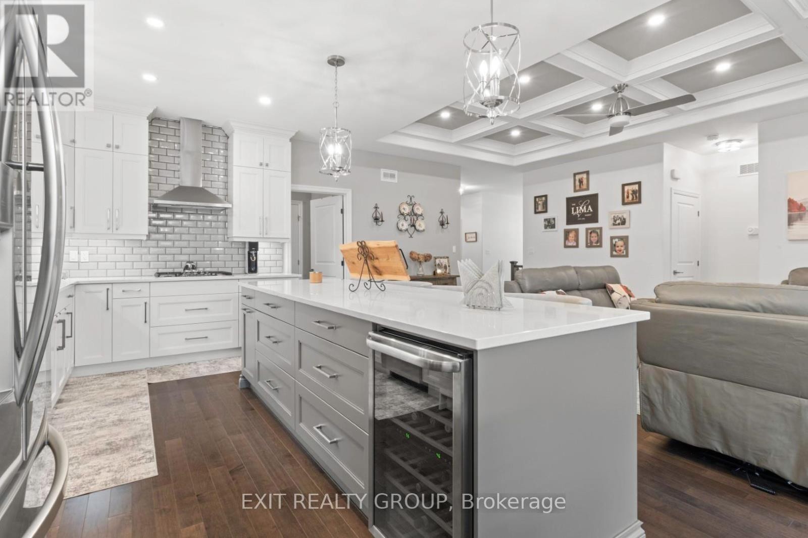 












86 ESSEX DRIVE

,
Belleville,




Ontario
K8N0J1


