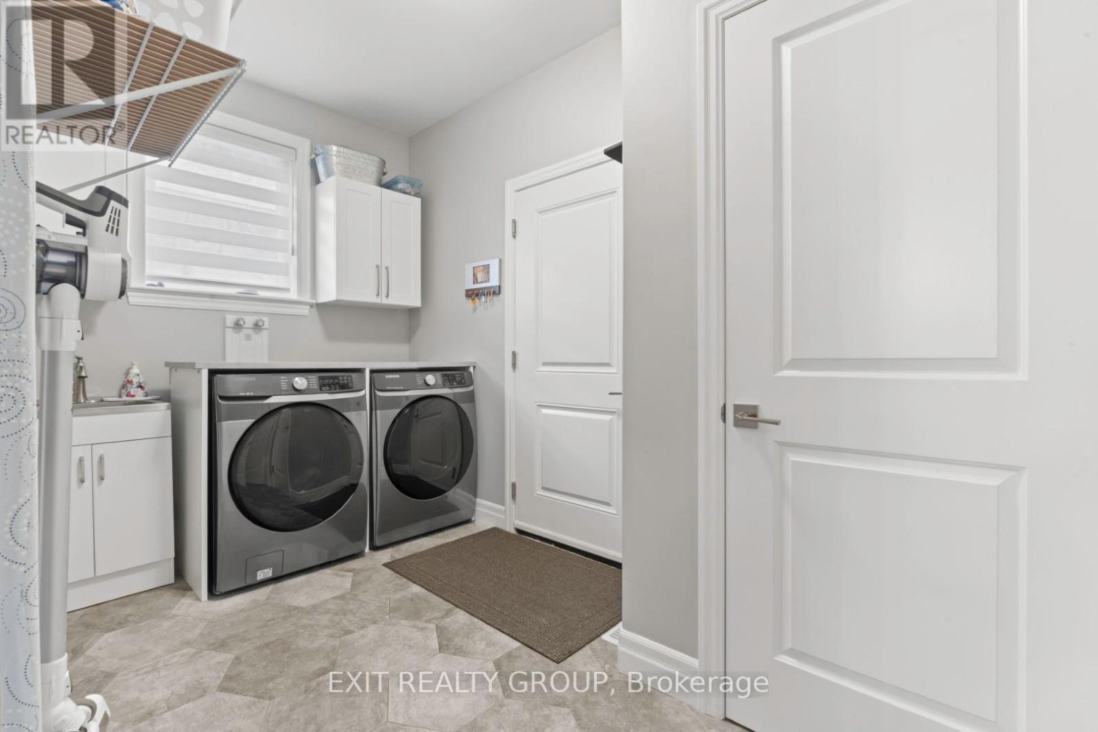 












86 ESSEX DRIVE

,
Belleville,




Ontario
K8N0J1

