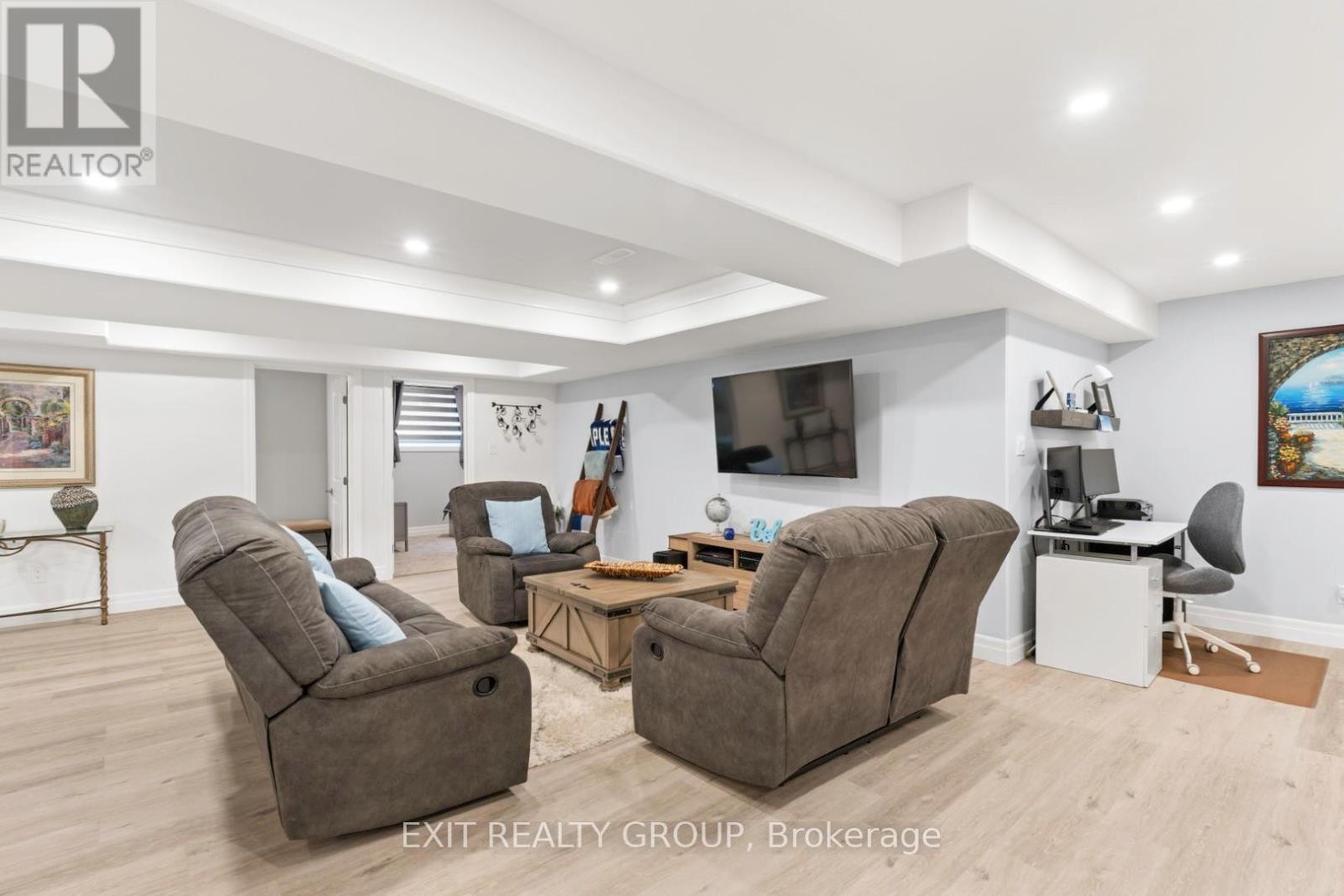 












86 ESSEX DRIVE

,
Belleville,




Ontario
K8N0J1

