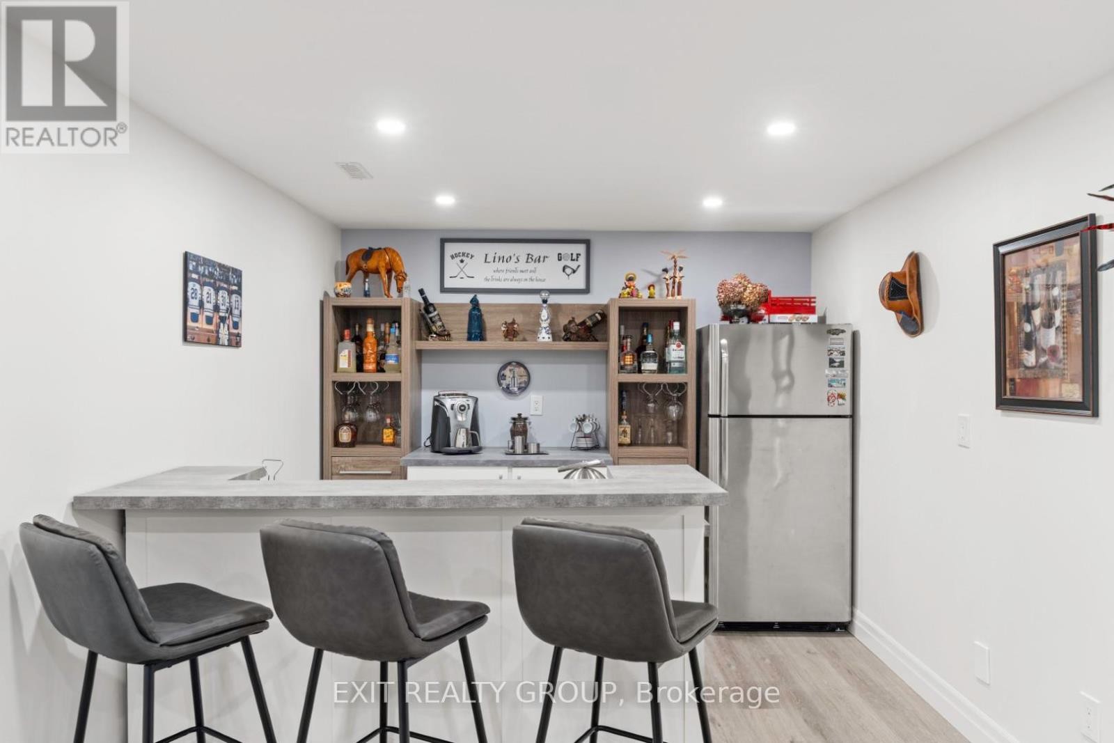 












86 ESSEX DRIVE

,
Belleville,




Ontario
K8N0J1

