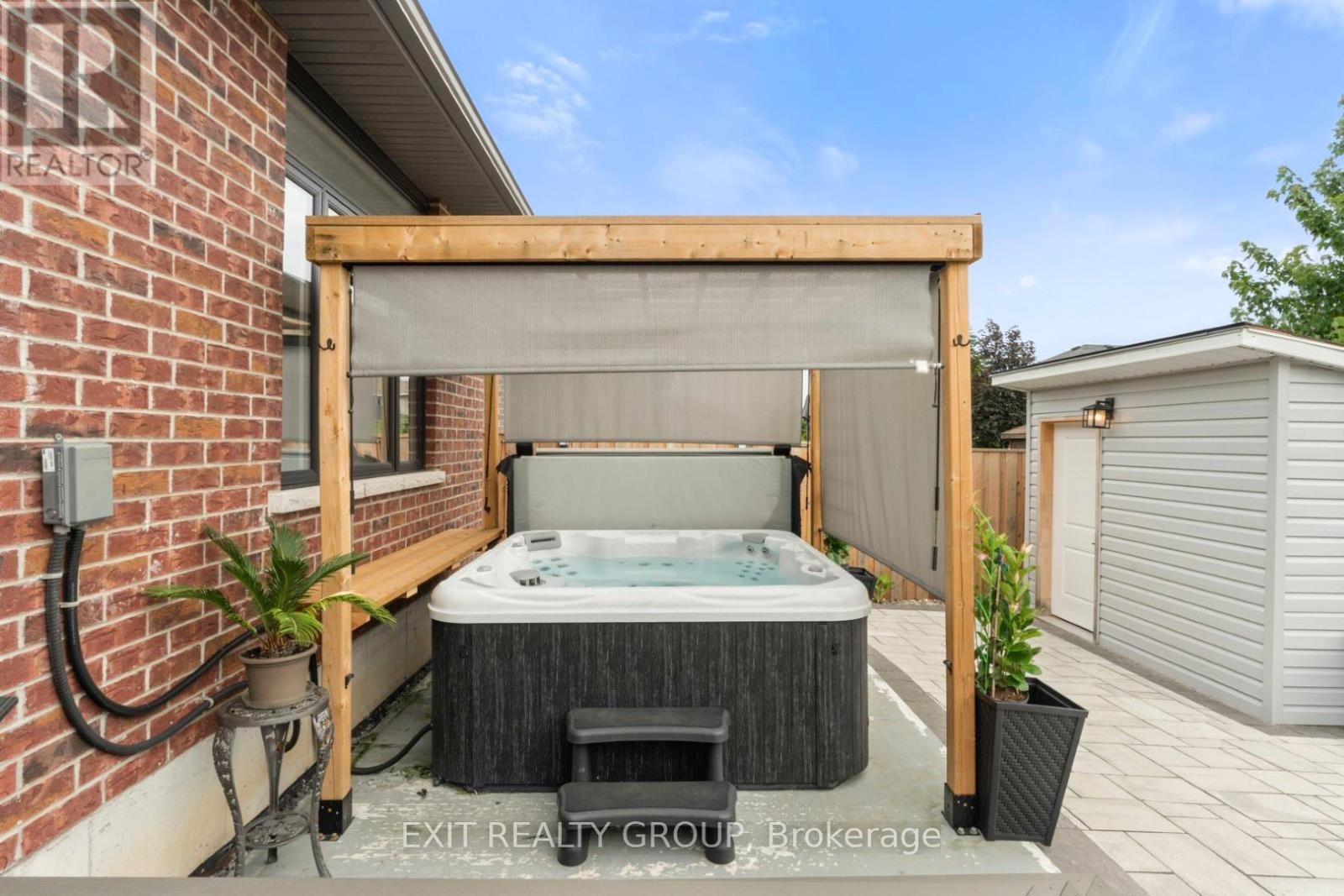 












86 ESSEX DRIVE

,
Belleville,




Ontario
K8N0J1

