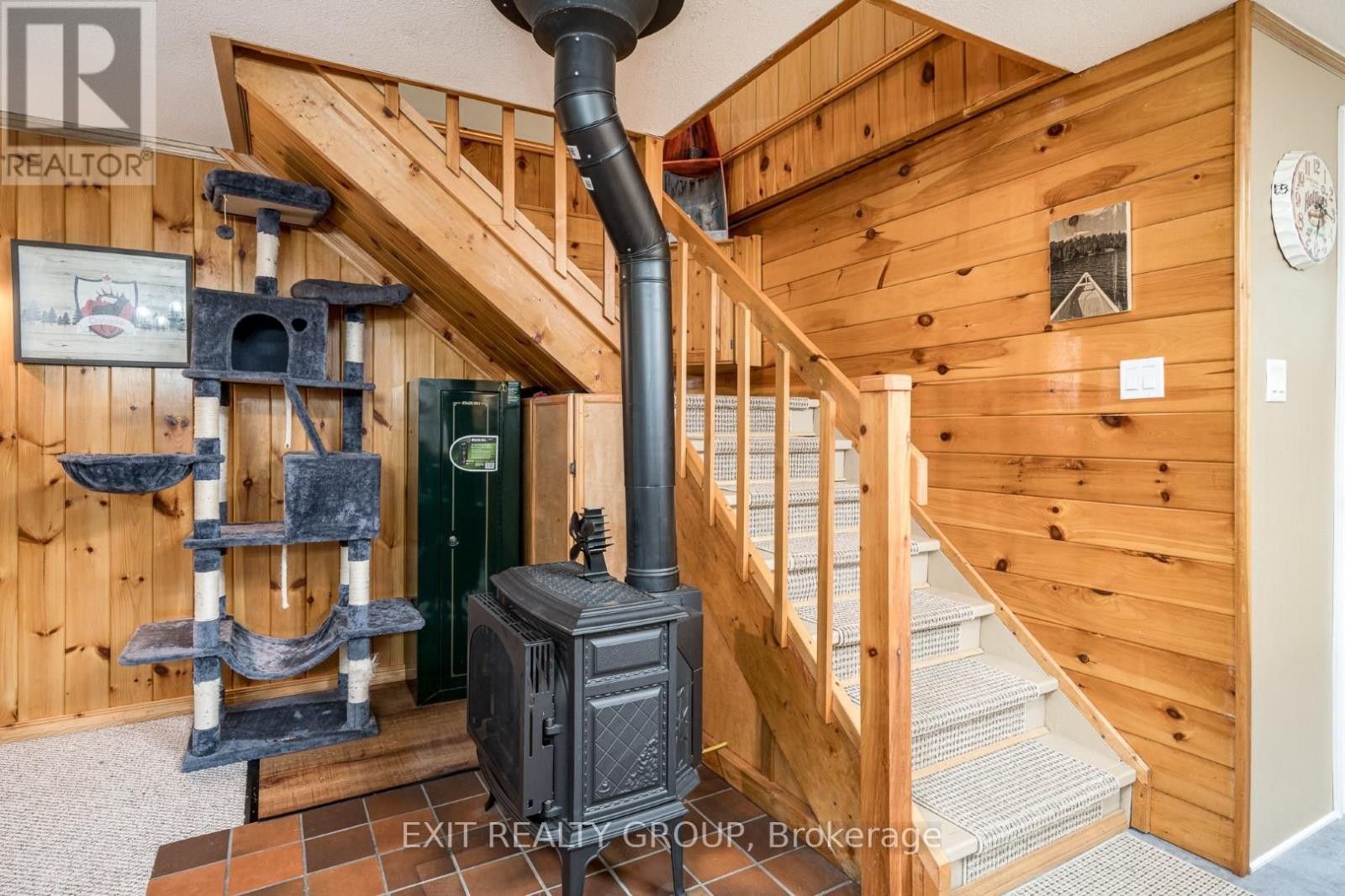 












103 CAMP LANE

,
Tweed (Hungerford (Twp)),




Ontario
K0K3J0

