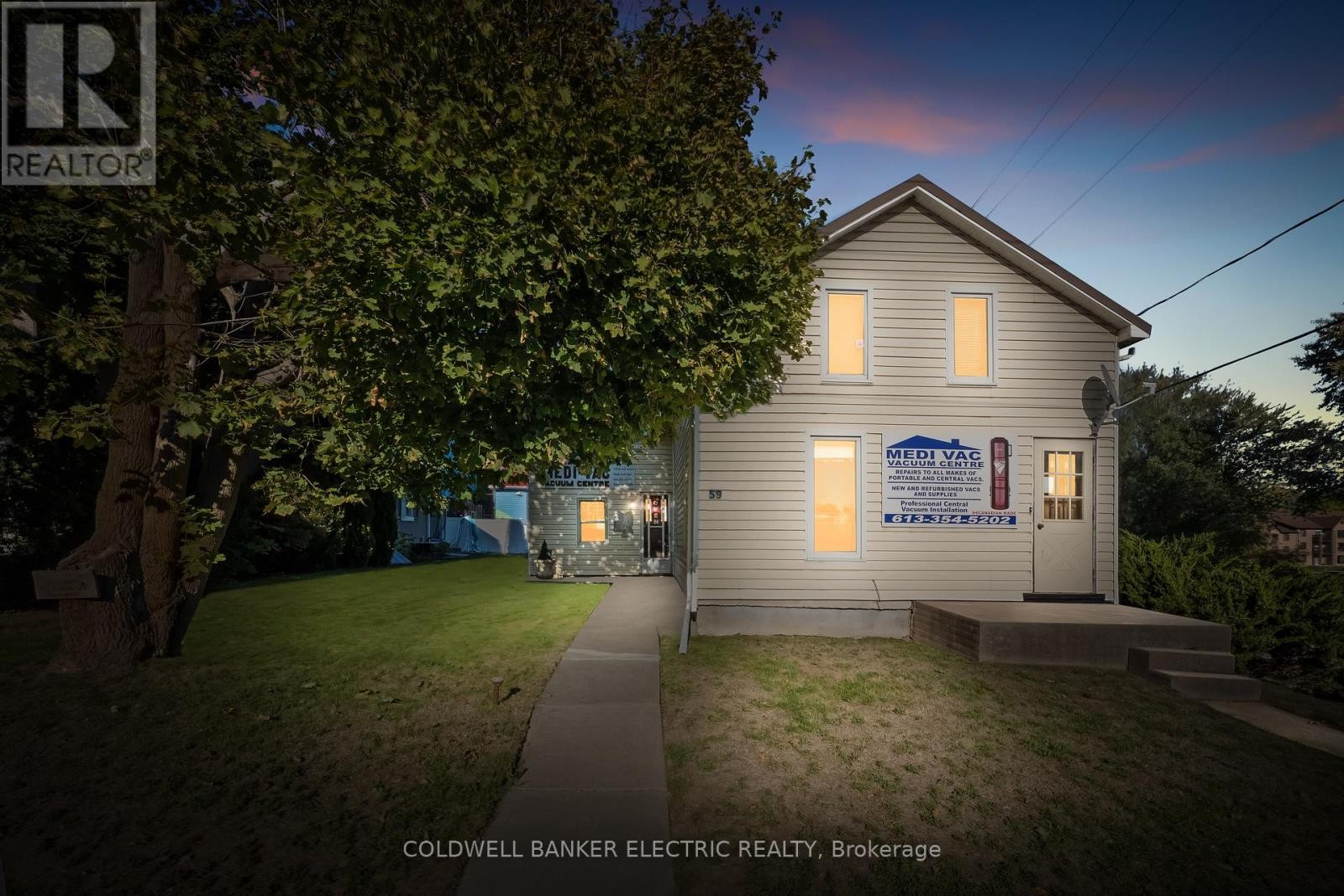 












59 CENTRE STREET N

,
Greater Napanee (Greater Napanee),




Ontario
K7R1M8

