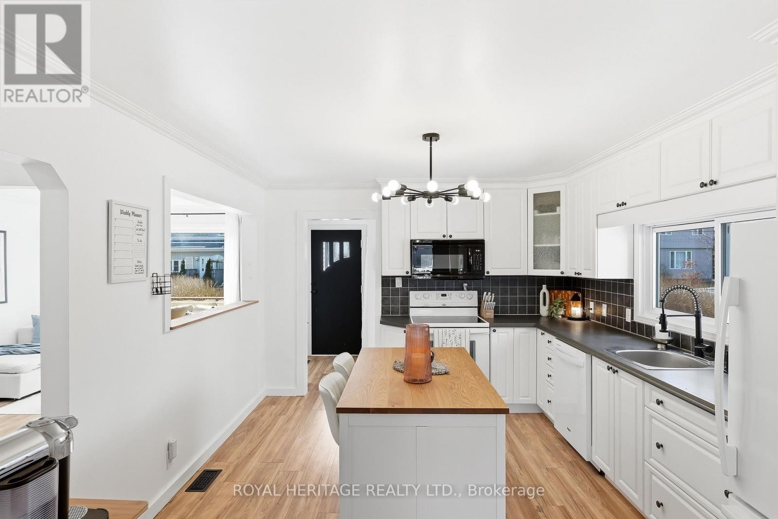 












39 MEADE STREET

,
Brighton,




Ontario
K0K1H0

