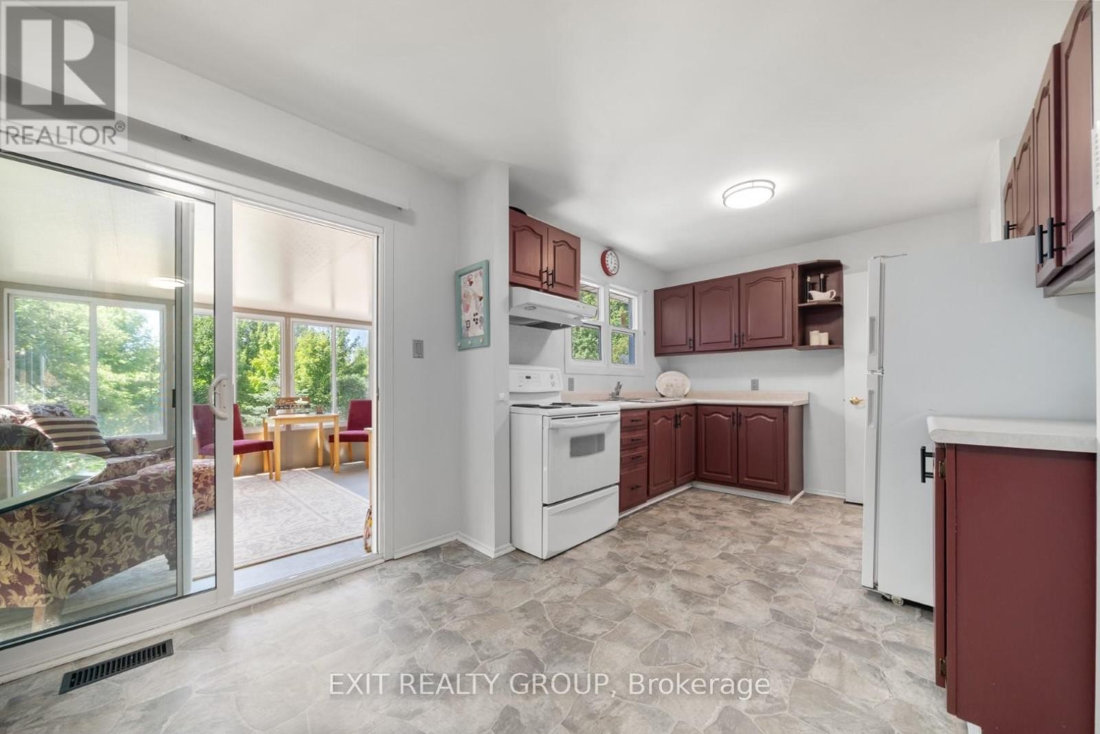 












1476 COUNTY RD 12

,
Prince Edward County (Picton),




Ontario
K0K2T0

